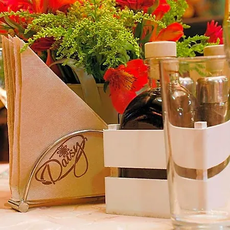 Хотел Flora Daisy 3*